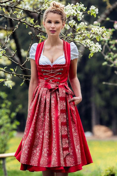 dirndl kleidung.